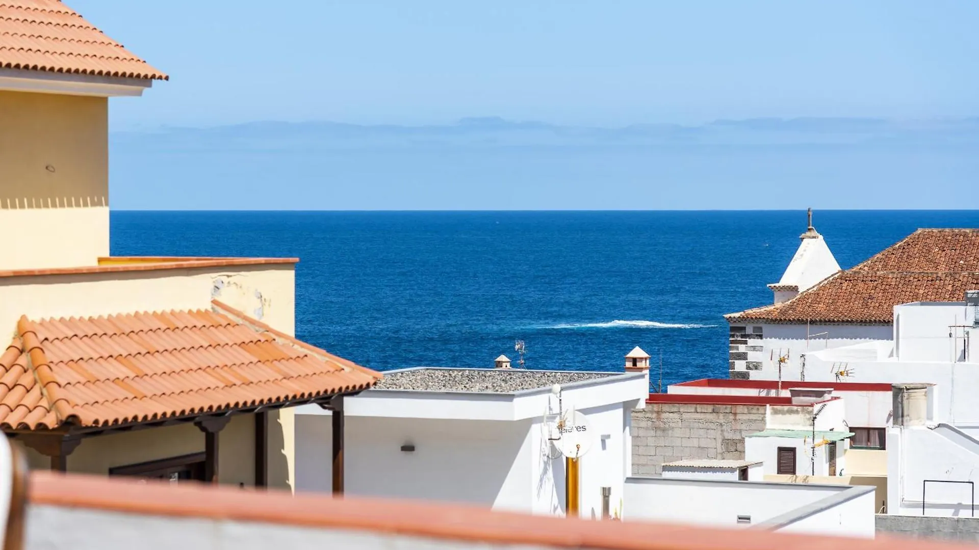 Central Penthouse, Close To The Natural Pools With Big Terrace, Ocean & City View Garachico  Spain